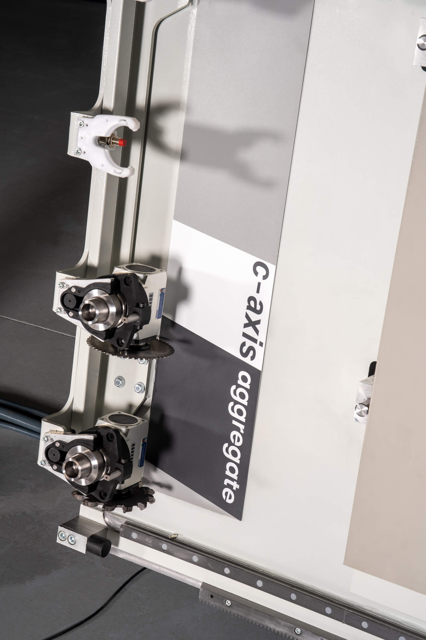 Asse C Centro Lavoro CNC Verticale MAKK ALUTECH