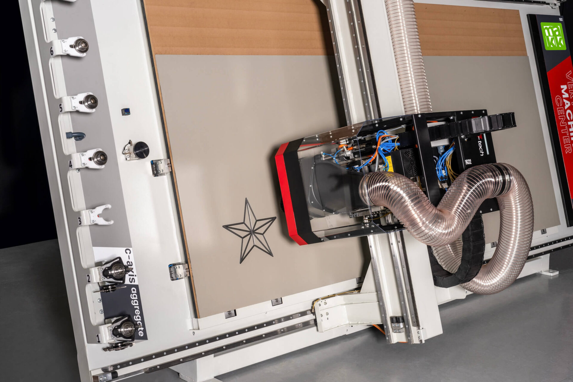 Fresatura pannelli ACM Centro Lavoro CNC Verticale MAKK ALUTECH