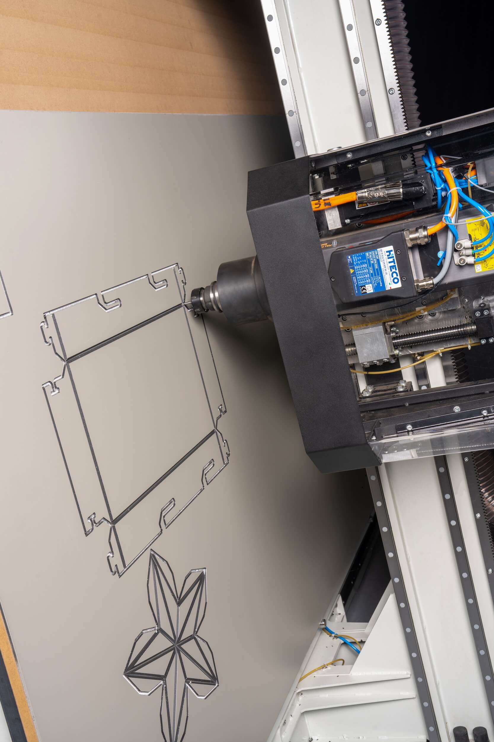 Pannelli ACM Centro Lavoro CNC Verticale MAKK ALUTECH