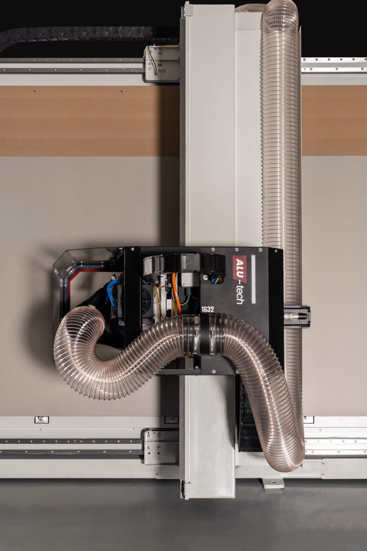 Testa operatrice Centro Lavoro CNC Verticale MAKK ALUTECH